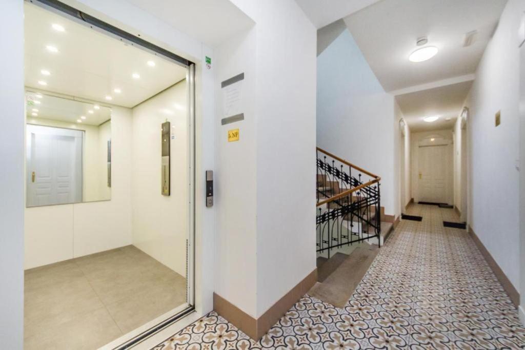 Rooftop Penthouse With Terrace, Prime Location Prag Exteriör bild